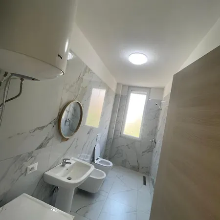 Leni Apartment Paskuqan